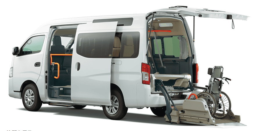 日産キャラバン福祉車両 - リフト付き外観